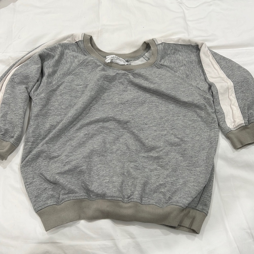 Acacia kids XXL pull over worn no visible stains